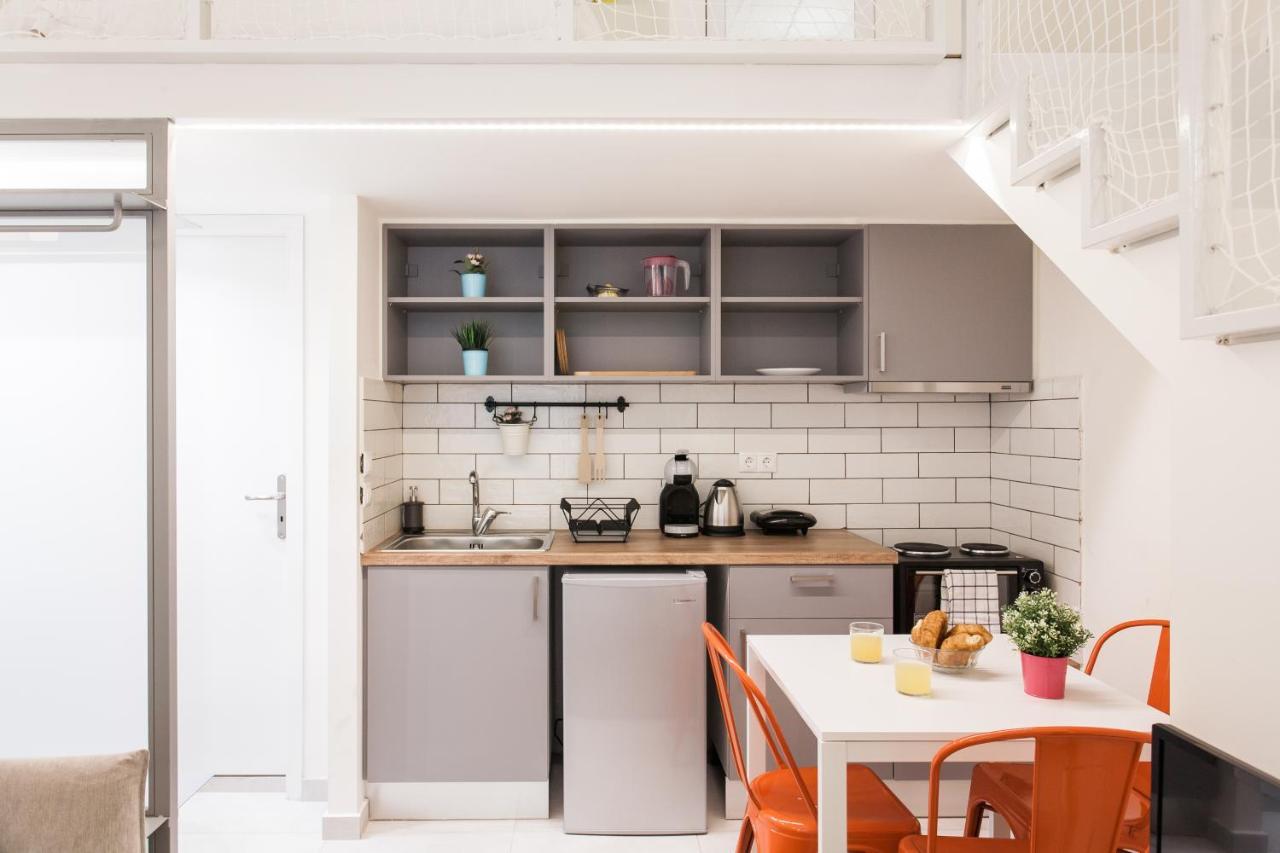 Relax In This Funky Loft Next To Metro! เอเธนส์ ภายนอก รูปภาพ